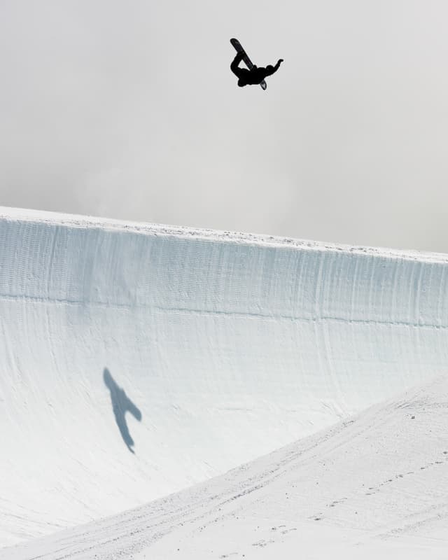 Purtret da Christian haller en acziun. Purtret da Christian haller en acziun.