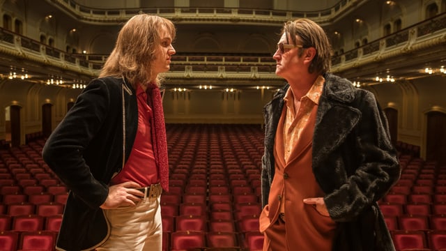 Jan Bülow (links) glänzt als Udo Lindenberg. Hier mit Detlev Buck als sein Entdecker. Jan Bülow (links) glänzt als Udo Lindenberg. Hier mit Detlev Buck als sein Entdecker.