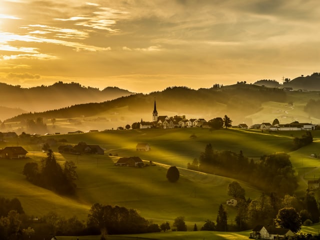 Goldene Morgenstimmung im Appenzellerland Goldene Morgenstimmung im Appenzellerland