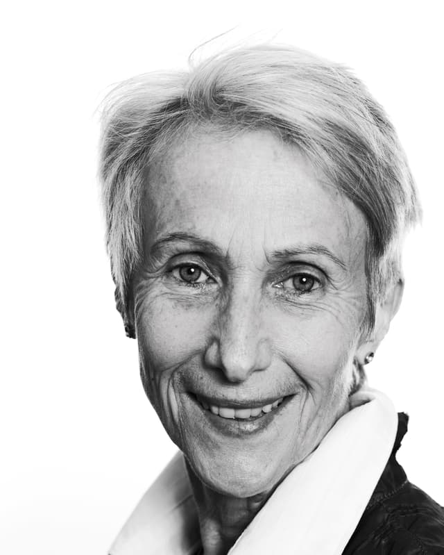 Porträt von Verena Stefan in schwarzweiss. Porträt von Verena Stefan in schwarzweiss.