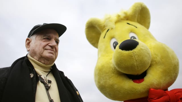 Riegel und Goldbär. Riegel und Goldbär.