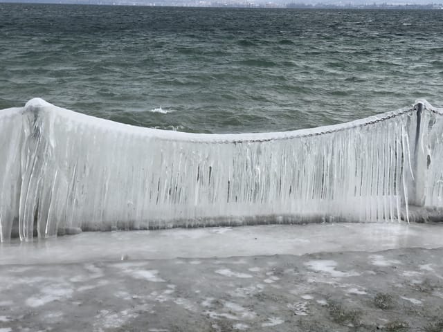 Aus einer Kette wurde ein Eiszaun.