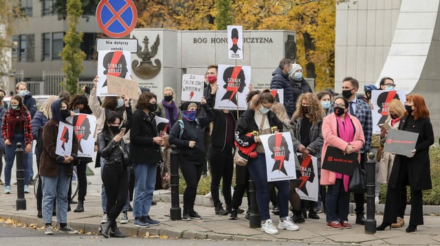Frauenstreik. Frauenstreik.