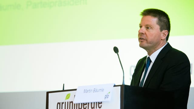 GLP-Präsident Martin Bäumle spricht an der Delegiertenversammlung in Biel. GLP-Präsident Martin Bäumle spricht an der Delegiertenversammlung in Biel.