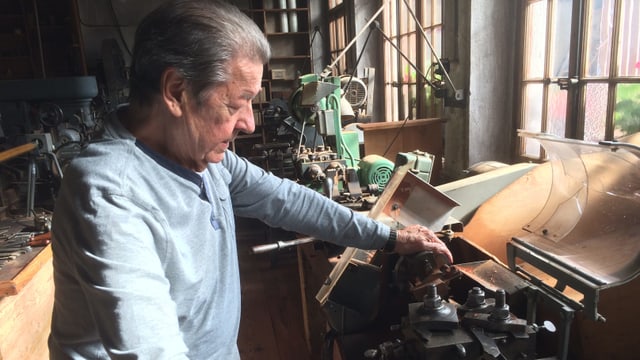Bruno Tschan (84) in der Werkstatt seines Museums Bruno Tschan (84) in der Werkstatt seines Museums