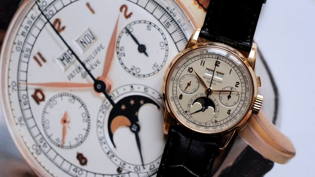 Nahaufnahme einer Uhr Nahaufnahme einer Uhr