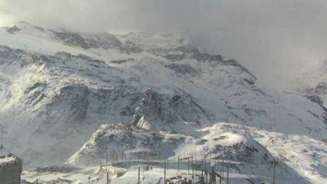 Stürmische Winterstimmung auf dem Gornergrat. Stürmische Winterstimmung auf dem Gornergrat.