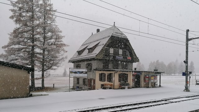 Flockentanz beim Bahnhof Cavaglia. Flockentanz beim Bahnhof Cavaglia.
