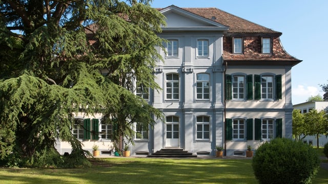 Alte Villa mit Garten. Alte Villa mit Garten.
