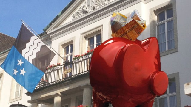 Das Sparprogramm des Kantons Aargau wird konkreter. Bis 2017 sollen jährlich rund 120 Millionen Franken gespart werden. Das Sparprogramm des Kantons Aargau wird konkreter. Bis 2017 sollen jährlich rund 120 Millionen Franken gespart werden.