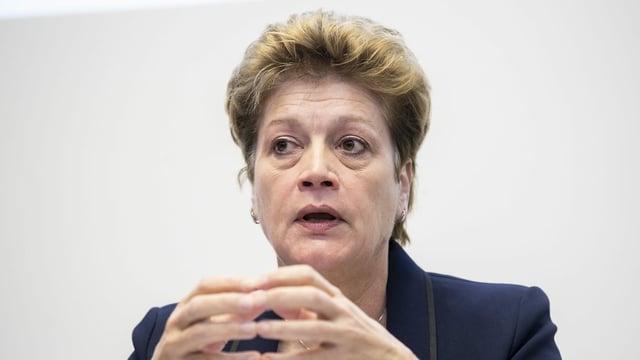 Portrait von der Zürcher Regierungsrätin Silvia Steiner. Portrait von der Zürcher Regierungsrätin Silvia Steiner.