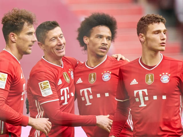 Lewandowski und Bayern Spieler Lewandowski und Bayern Spieler