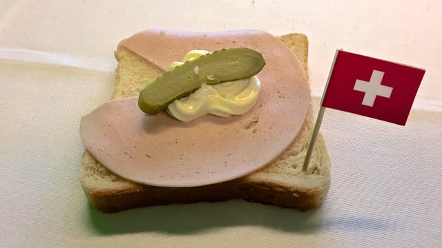 Toastscheibe mit viel Mayonnaise Toastscheibe mit viel Mayonnaise