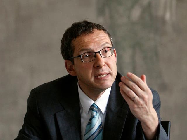 Jürg Hofmann, Regierungsrat im Kanton Aargau, gestikuliert während eines Gesprächs. Jürg Hofmann, Regierungsrat im Kanton Aargau, gestikuliert während eines Gesprächs.