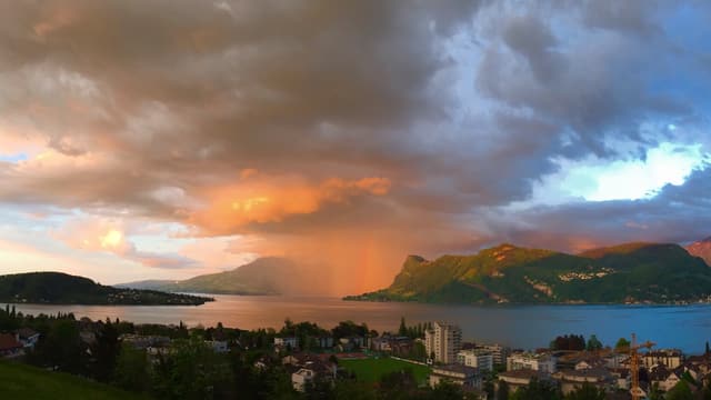 Auch am 9. Mai gingen in der Zentralschweiz wieder Schauer nieder. Auch am 9. Mai gingen in der Zentralschweiz wieder Schauer nieder.