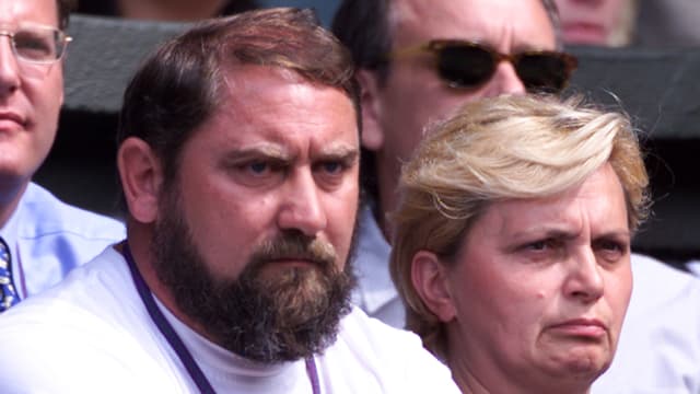 Damir Dokic während dem Halbfinal gegen Lindsay Davenport. Damir Dokic während dem Halbfinal gegen Lindsay Davenport.