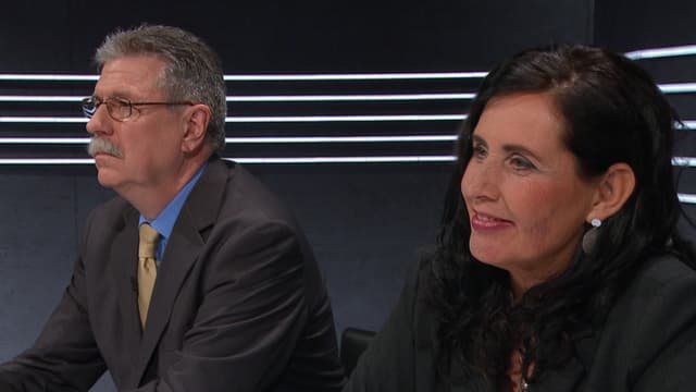 Journalist Urs Paul Engeler und Politologin Regula Stämpfli am Expertentisch. Journalist Urs Paul Engeler und Politologin Regula Stämpfli am Expertentisch.