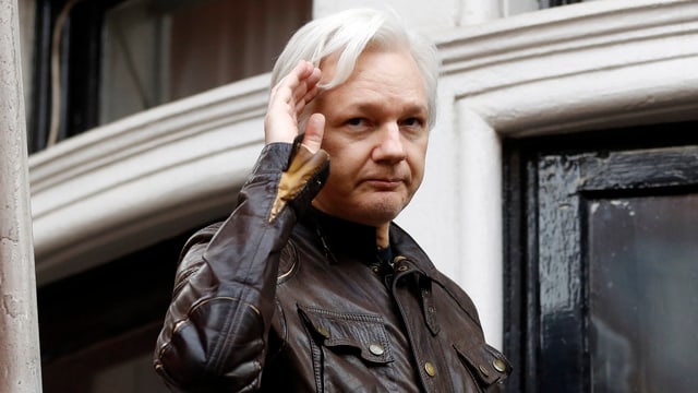 Julian Assange in London bei der Botschaft Ecuadors Julian Assange in London bei der Botschaft Ecuadors