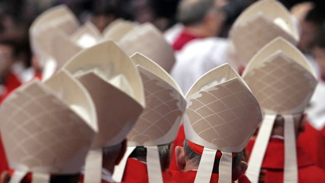 Kardinäle beten am 18. Mai 2005 vor dem Rückzug in die geheime Wahl, die schliesslich auf Joseph Ratzinger fiel.