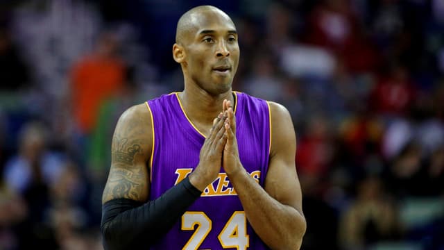 Kobe Bryant presst die Hände zusammen Kobe Bryant presst die Hände zusammen