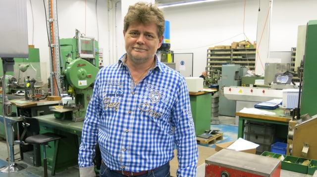 Christoph Sapper in der Produktionshalle Christoph Sapper in der Produktionshalle