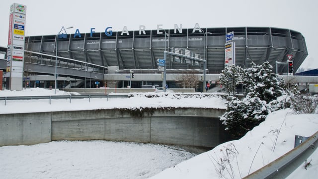 Schnee statt Fussball. Winterliche Verhältnisse in St. Gallen Schnee statt Fussball. Winterliche Verhältnisse in St. Gallen