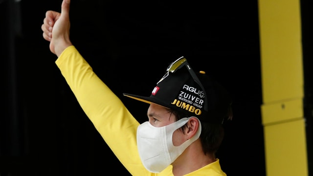Primoz Roglic im Gelben Trikot. Primoz Roglic im Gelben Trikot.