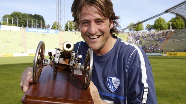 Thomas Christiansen mit der «Kanone» Thomas Christiansen mit der «Kanone»
