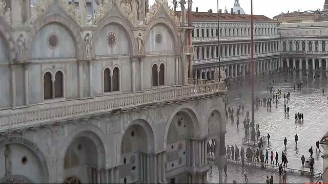 Markusplatz mit Touristenschlangen. Markusplatz mit Touristenschlangen.