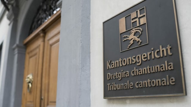 Eingangstor am Kantonsgericht Graubünden. Eingangstor am Kantonsgericht Graubünden.