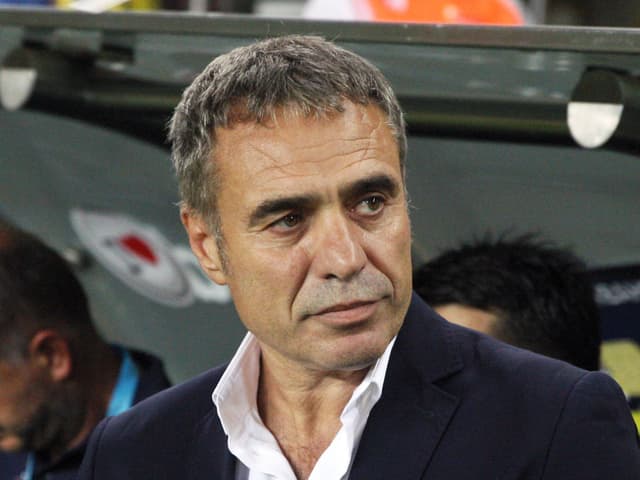 Ersun Yanal. Ersun Yanal.