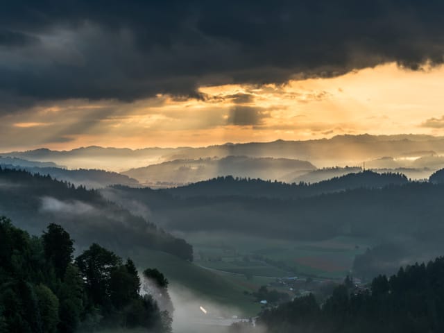 Feuchte Luft Der Tyndall Effekt Oder Die Sonne Zieht Wasser Meteo Srf