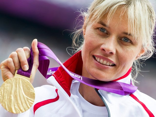 Edith Wolf-Hunkeler sicherte sich an den Paralympics Gold über 5000 m. Edith Wolf-Hunkeler sicherte sich an den Paralympics Gold über 5000 m.