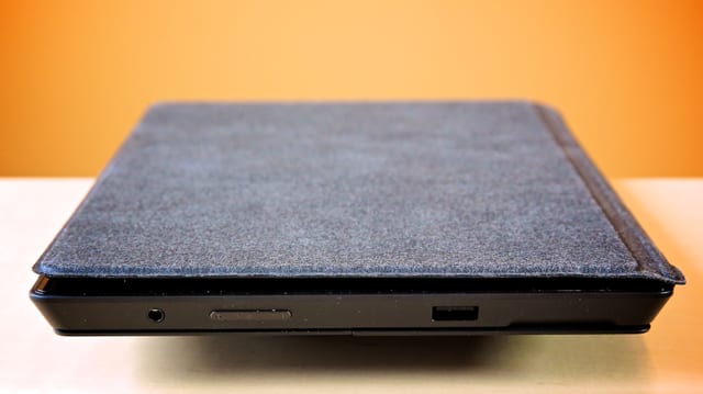 Das Surface Pro von der Seite. Das Surface Pro von der Seite.