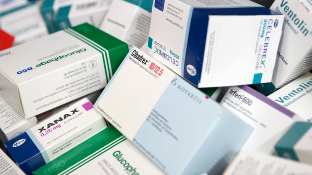 Medikamtenpackungen auf einem Haufen. Medikamtenpackungen auf einem Haufen.