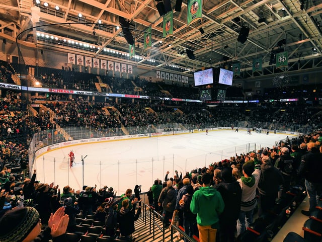 Die Ralph-Engelstad-Arena in Grand Forks. Die Ralph-Engelstad-Arena in Grand Forks.