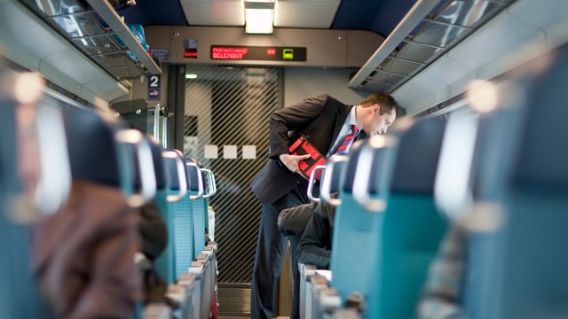 Zugbegleiter bei der SBB. Zugbegleiter bei der SBB.