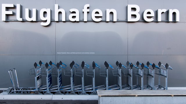 Das Logo des Flughafens. Das Logo des Flughafens.