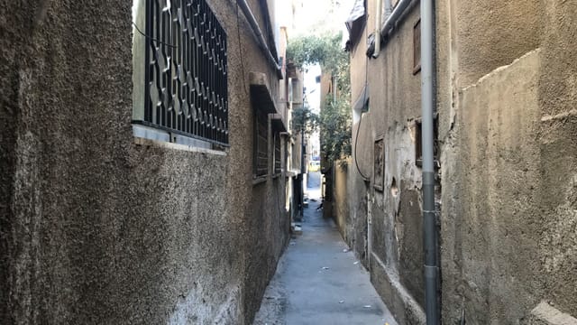 enge Gasse in Zarqa, Jordanien enge Gasse in Zarqa, Jordanien