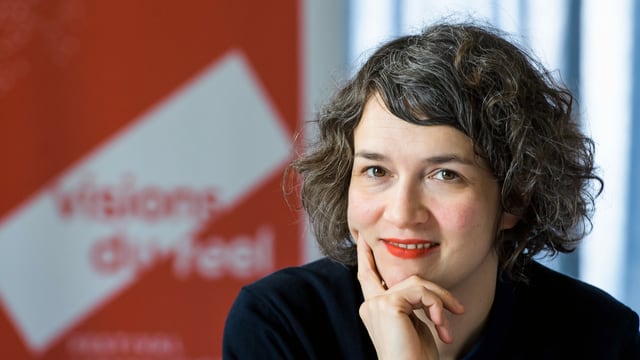 Frau mit Locken Frau mit Locken