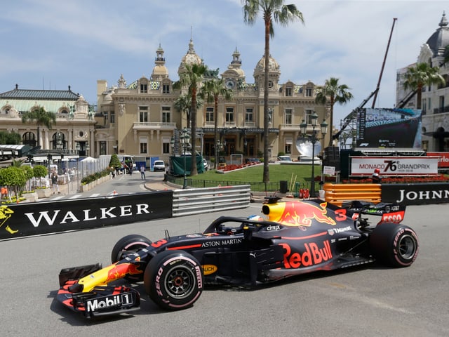 Daniel Ricciardo in seinem Formel-1-Boliden. Daniel Ricciardo in seinem Formel-1-Boliden.