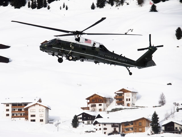 Helikopter. Helikopter.
