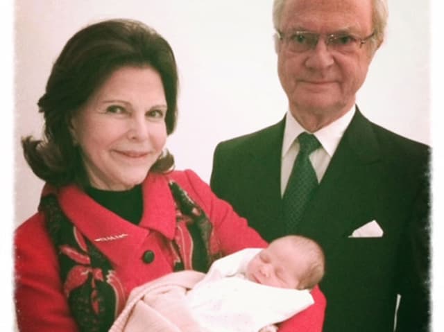 Königin Silvia und König Carl Gustaf von Schweden mit Prinzessin Leonore. Königin Silvia und König Carl Gustaf von Schweden mit Prinzessin Leonore.