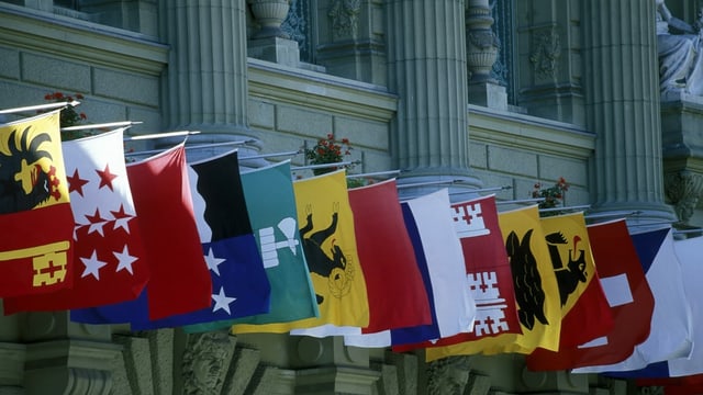 Kantonsfahnen am Bundeshaus Kantonsfahnen am Bundeshaus