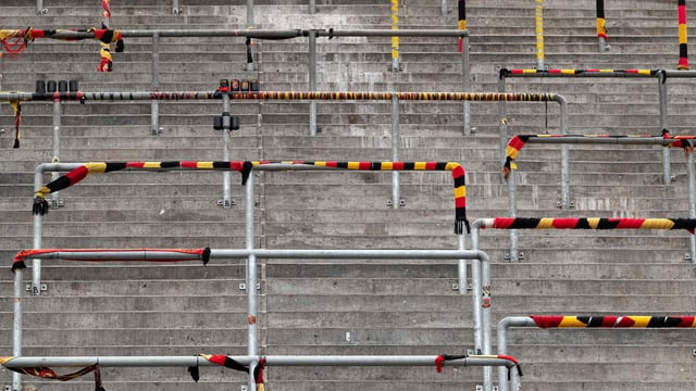 Die Stehplatzrampe in der Postfinance-Arena in Bern Die Stehplatzrampe in der Postfinance-Arena in Bern