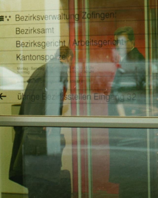 Der Eingang zum Bezirksgericht in Zofingen, aufgenommen beim Prozess im Jahr 1997. Der Eingang zum Bezirksgericht in Zofingen, aufgenommen beim Prozess im Jahr 1997.