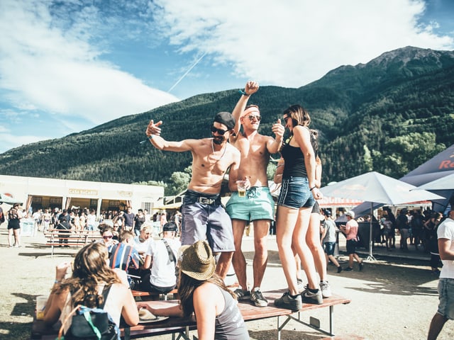 Publikum am Openair Gampel