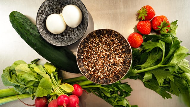 Las ingredienzias per la Quinoa-Bowl da stad. Las ingredienzias per la Quinoa-Bowl da stad.