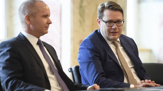 Stefan Kölliker und Benedikt Würth am Tisch. Stefan Kölliker und Benedikt Würth am Tisch.