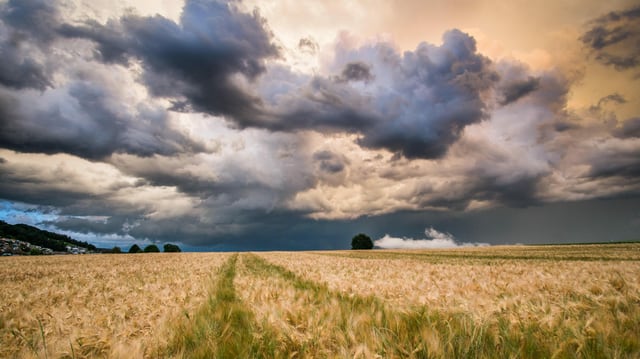 Wilde Wolkenstimmung in allen Farben Wilde Wolkenstimmung in allen Farben